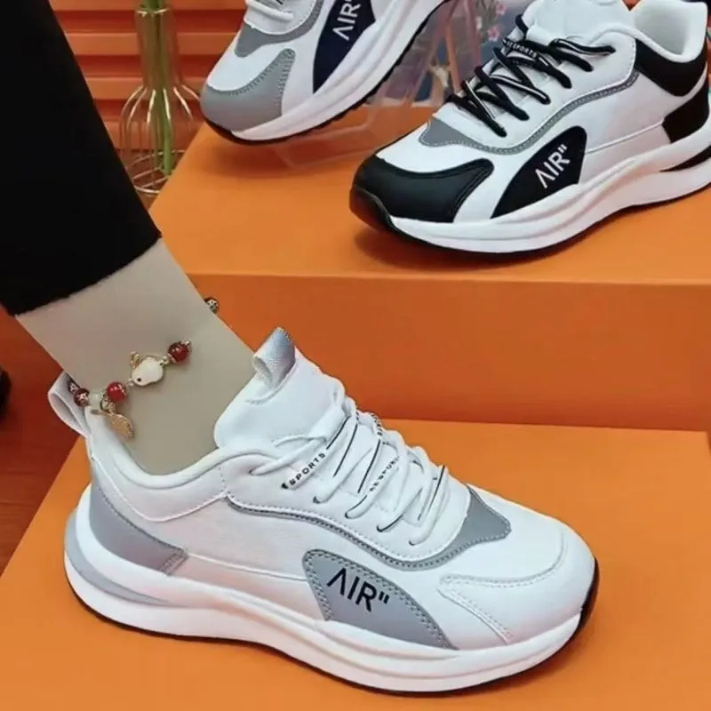 Fashionable casual shoes with breathability and comfort